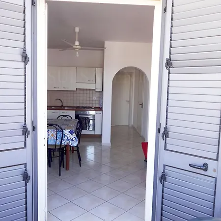Primo Piano A Pochi Passi Dalla Solaris Due Holiday home Torre Mozza