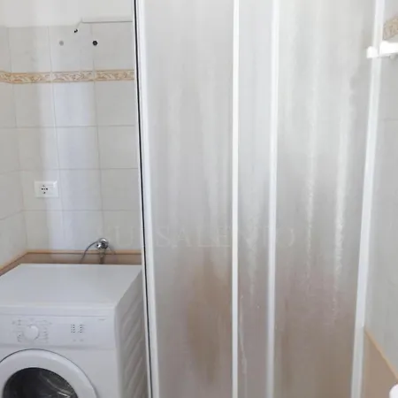 Primo Piano A Pochi Passi Dalla Solaris Due